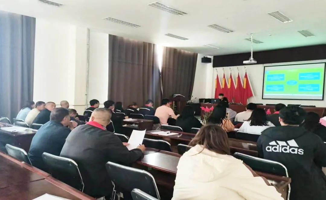 加強(qiáng)溶礦技術(shù)培訓(xùn)，全面提升專業(yè)水平